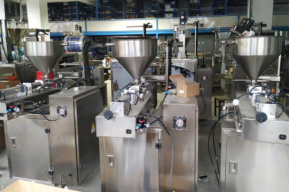 膏體包裝機(jī)廠家.jpg 膏體包裝機(jī)廠家.jpg