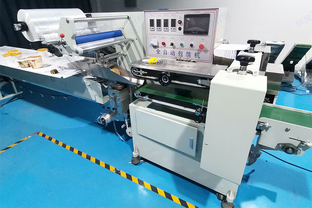 半自動(dòng)掛面包裝機(jī).jpg 半自動(dòng)掛面包裝機(jī).jpg