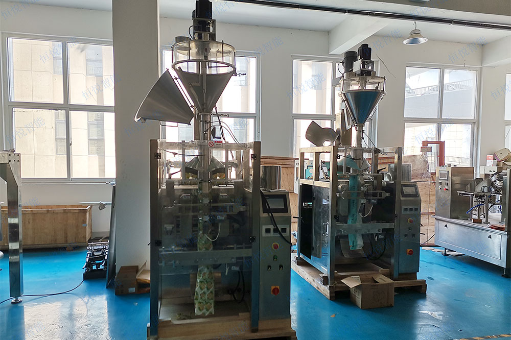 全自動(dòng)立式面粉包裝機(jī).jpg 全自動(dòng)立式面粉包裝機(jī).jpg