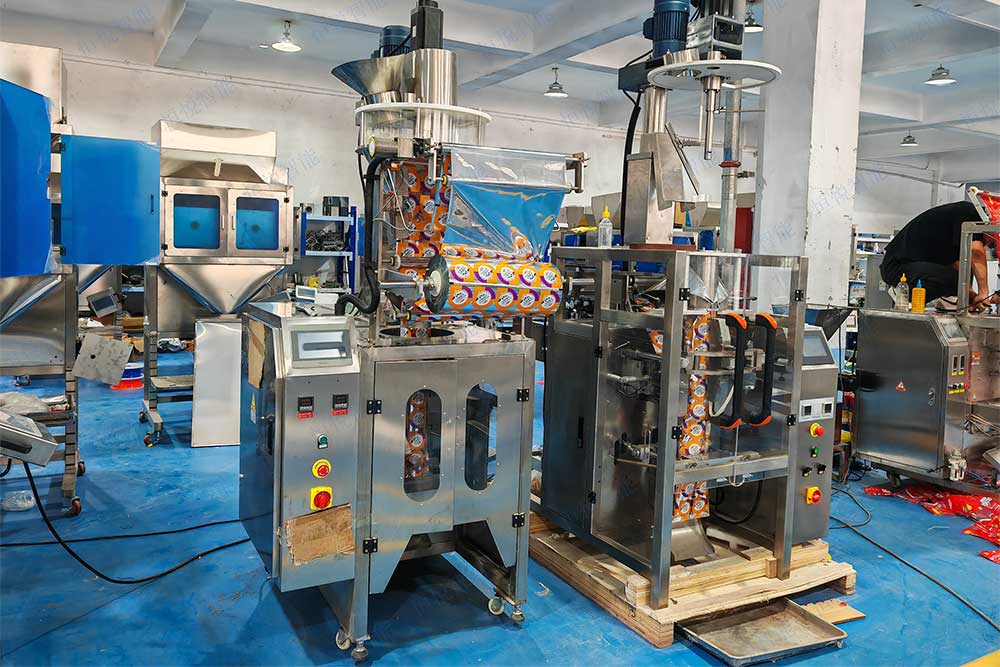 立式自動(dòng)包裝機(jī)采用智能型熱封器四路加熱控制橫 立式自動(dòng)包裝機(jī)采用智能型熱封器四路加熱控制橫