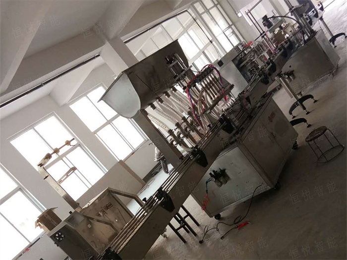 全自動辣椒醬灌裝機(jī)生產(chǎn)線設(shè)備 全自動辣椒醬灌裝機(jī)生產(chǎn)線設(shè)備